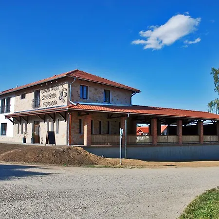 Dvur Pod Staryma Horama 3* Borsice